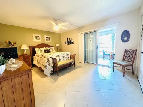 2132 Cambridge F Deerfield Beach FL 33442