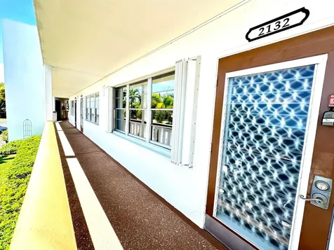 2132 Cambridge F Deerfield Beach FL 33442