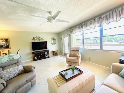 2132 Cambridge F Deerfield Beach FL 33442