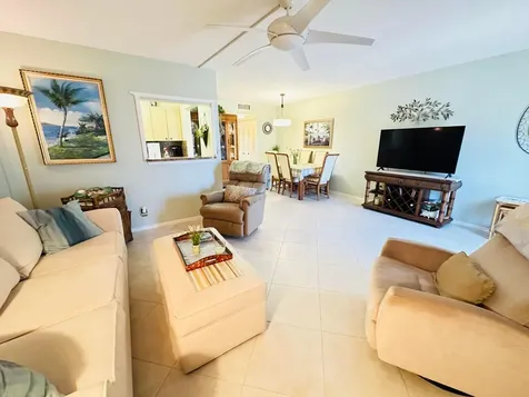 2132 Cambridge F Deerfield Beach FL 33442