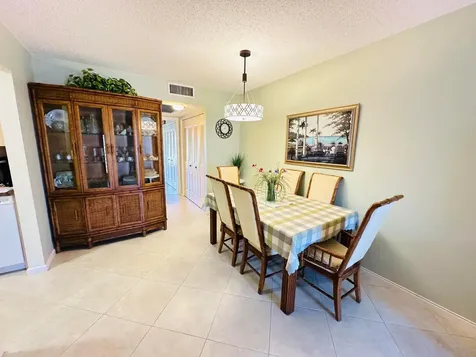 2132 Cambridge F Deerfield Beach FL 33442