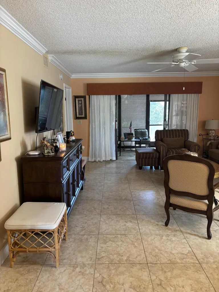 60 Pelican Pointe Drive Delray Beach FL 33483