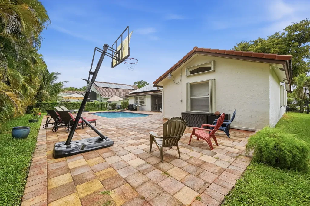 12043 SW 1st Street Coral Springs FL 33071