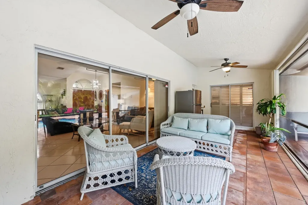 12043 SW 1st Street Coral Springs FL 33071