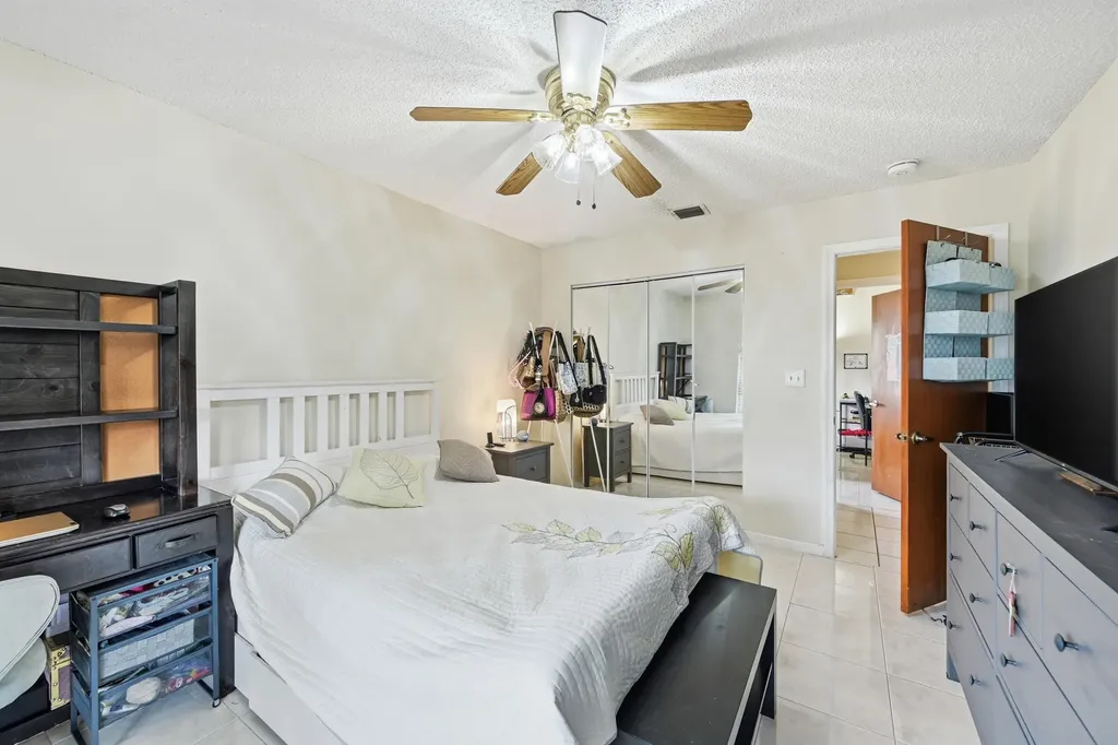 12043 SW 1st Street Coral Springs FL 33071