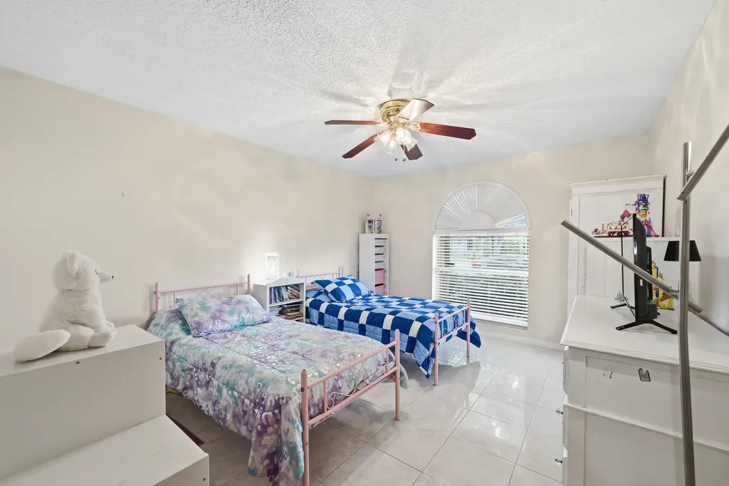 12043 SW 1st Street Coral Springs FL 33071