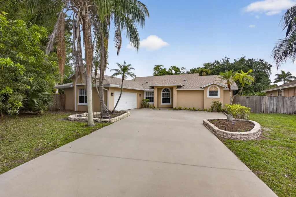 103 Oxford Court Royal Palm Beach FL 33411