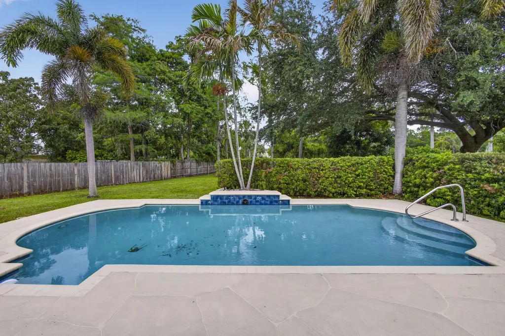 103 Oxford Court Royal Palm Beach FL 33411