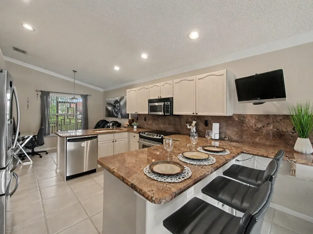 6292 Grand Cypress Circle Lake Worth FL 33463