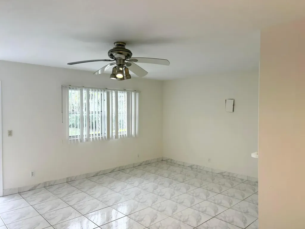 183 Valencia Delray Beach FL 33446