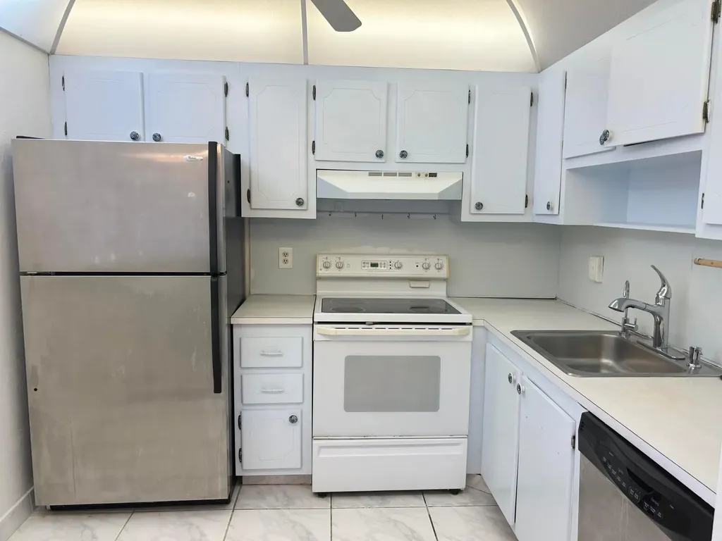 183 Valencia Delray Beach FL 33446