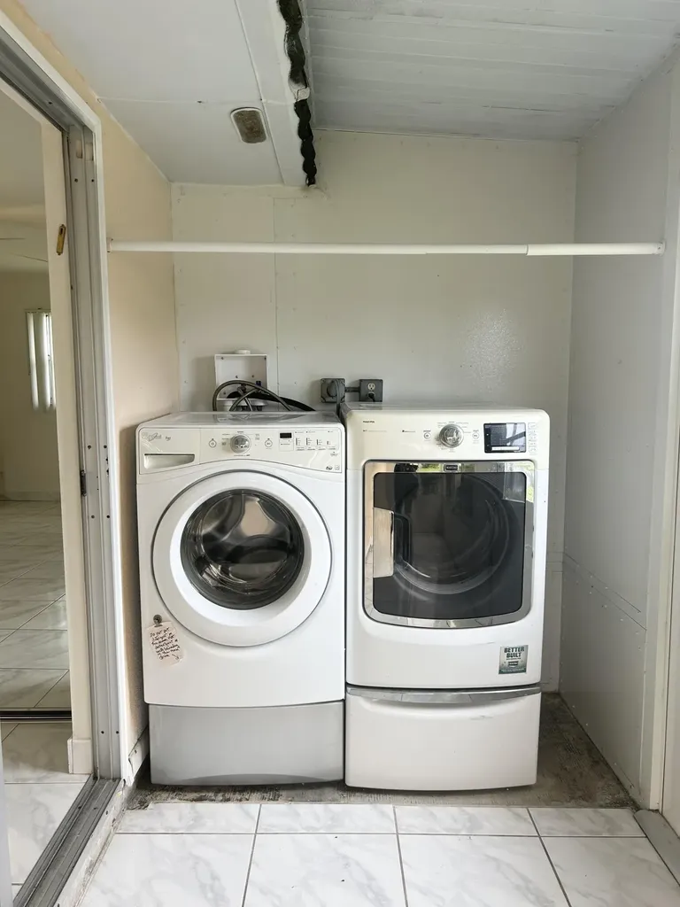 183 Valencia Delray Beach FL 33446