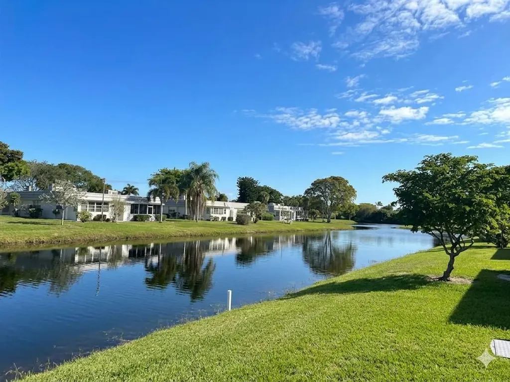 183 Valencia Delray Beach FL 33446