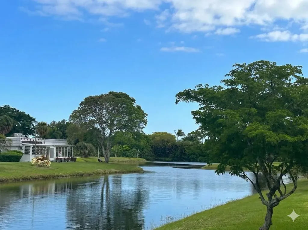 183 Valencia Delray Beach FL 33446