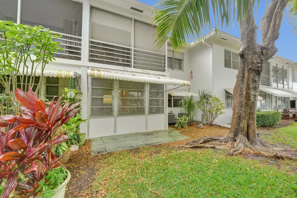2551 W Golf Boulevard Pompano Beach FL 33064