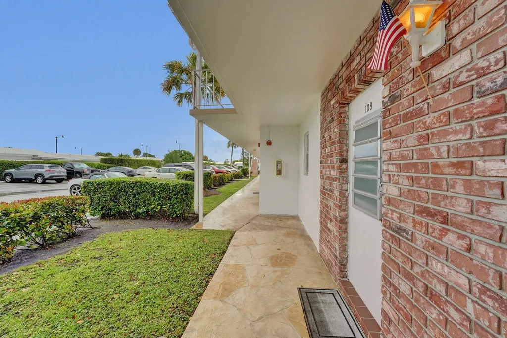 2551 W Golf Boulevard Pompano Beach FL 33064