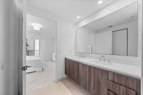 488 NE 18th Street Miami FL 33132