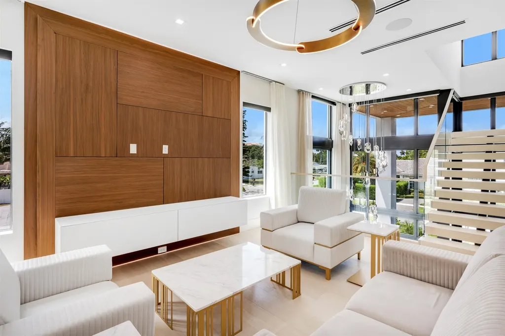 310 NE 2nd Street Boca Raton FL 33432
