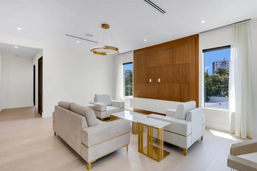 310 NE 2nd Street Boca Raton FL 33432