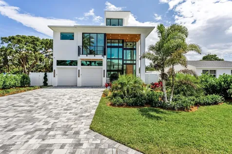 310 NE 2nd Street Boca Raton FL 33432
