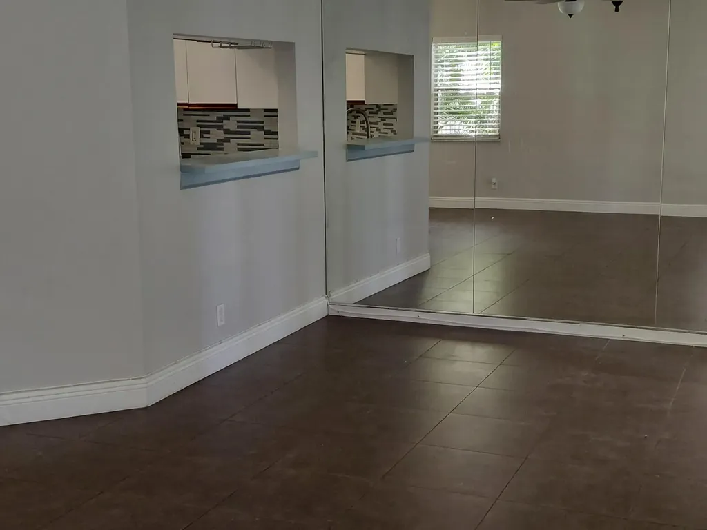 1947 E Discovery Circle E Deerfield Beach FL 33442