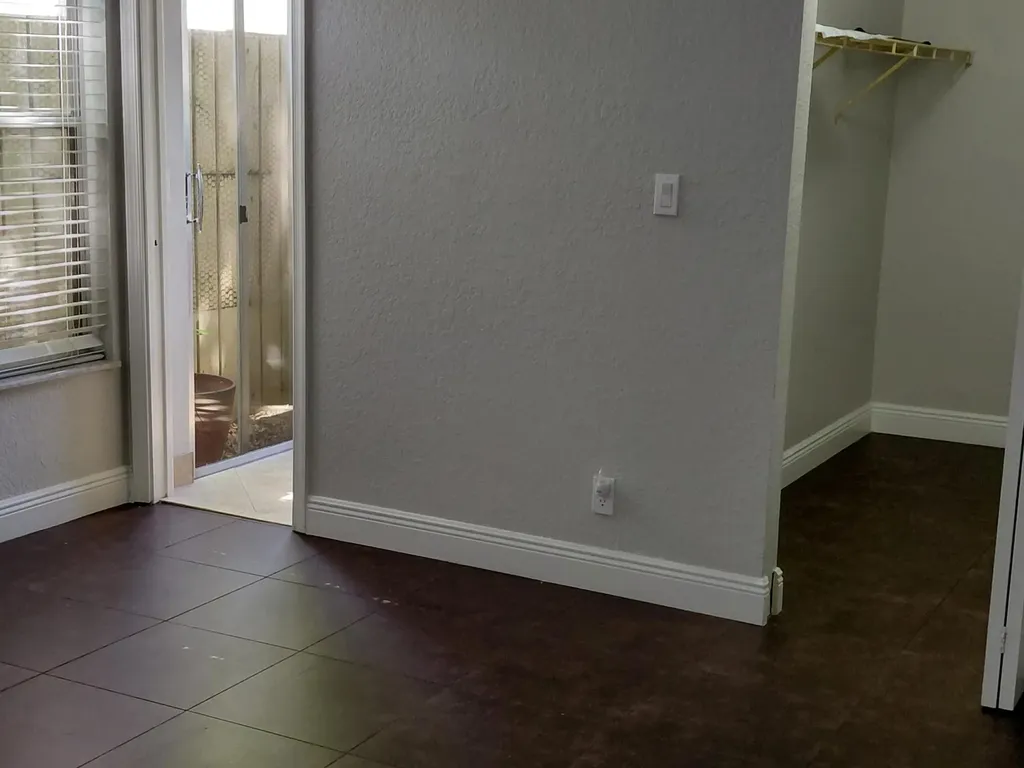 1947 E Discovery Circle E Deerfield Beach FL 33442