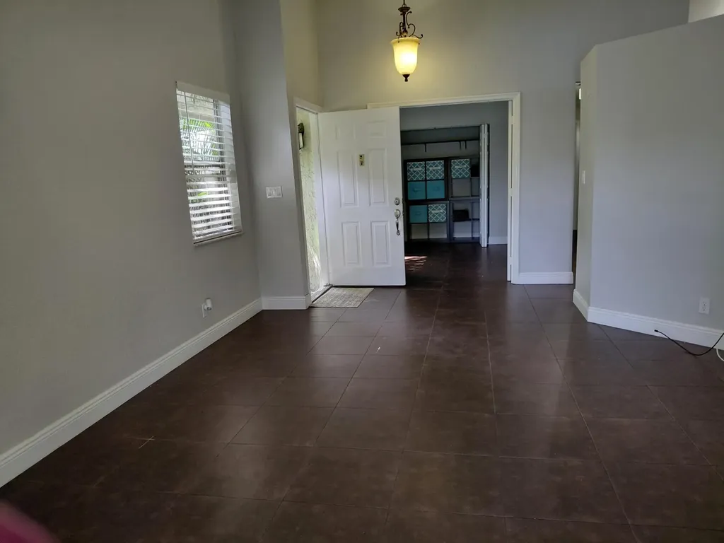 1947 E Discovery Circle E Deerfield Beach FL 33442
