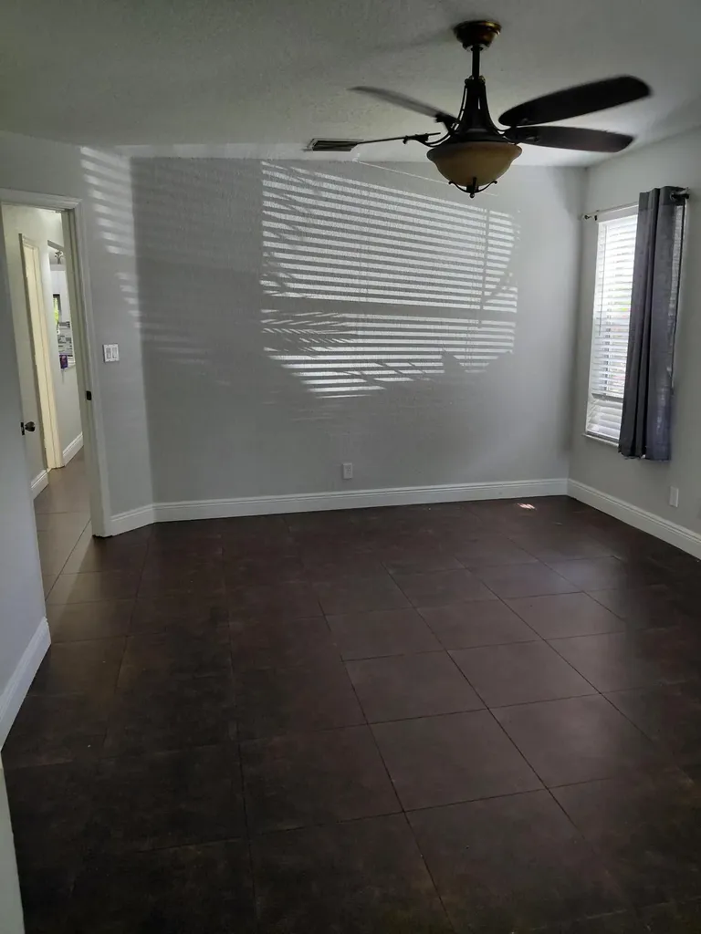 1947 E Discovery Circle E Deerfield Beach FL 33442
