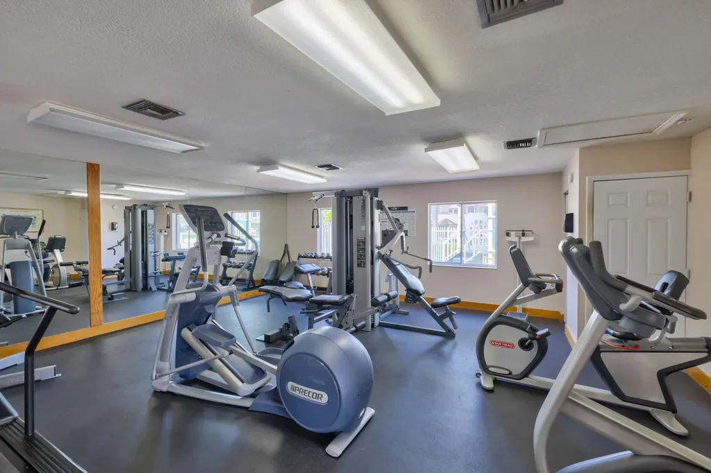 1947 E Discovery Circle E Deerfield Beach FL 33442