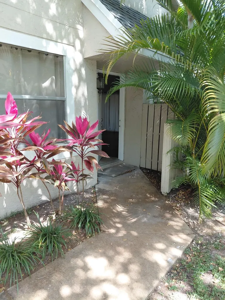 1947 E Discovery Circle E Deerfield Beach FL 33442