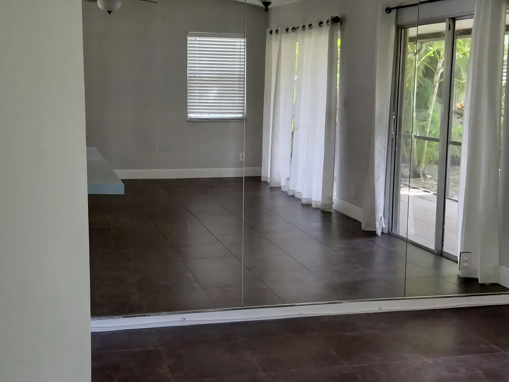 1947 E Discovery Circle E Deerfield Beach FL 33442