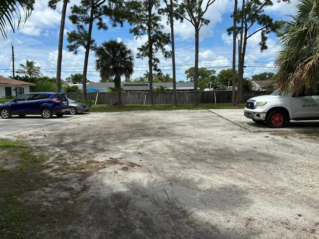 2180 46th Terrace S West Palm Beach FL 33415