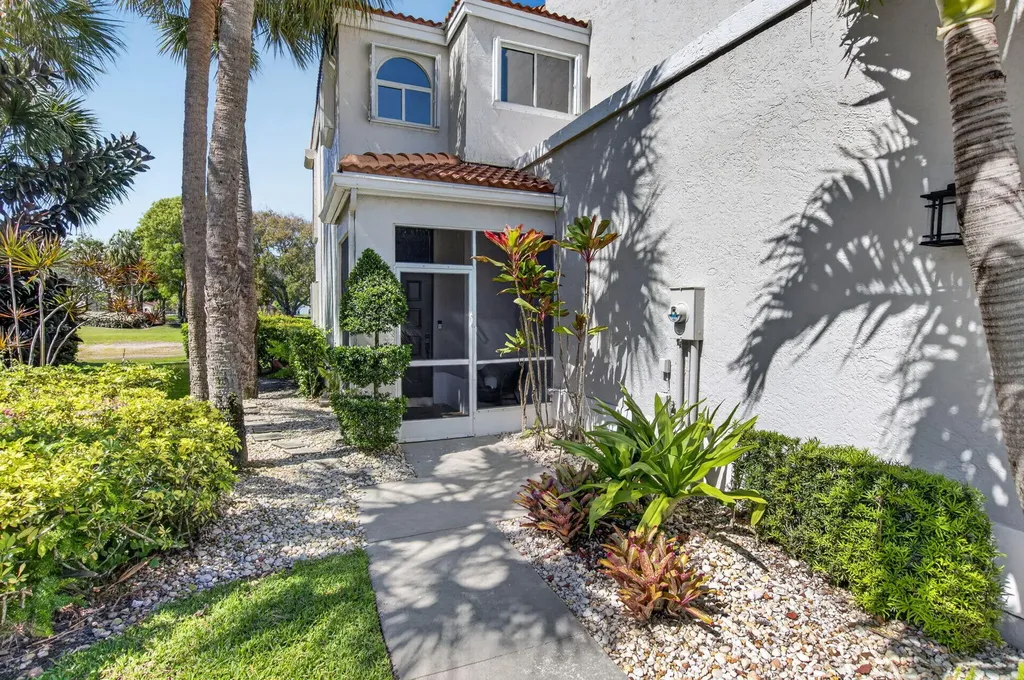 10530 Lake Vista Circle Boca Raton FL 33498