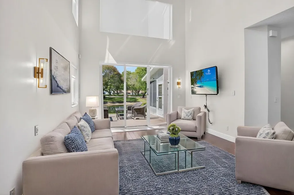 10530 Lake Vista Circle Boca Raton FL 33498