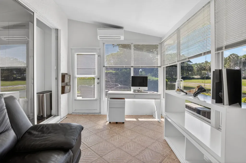10530 Lake Vista Circle Boca Raton FL 33498