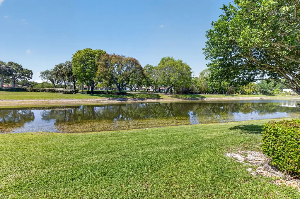10530 Lake Vista Circle Boca Raton FL 33498