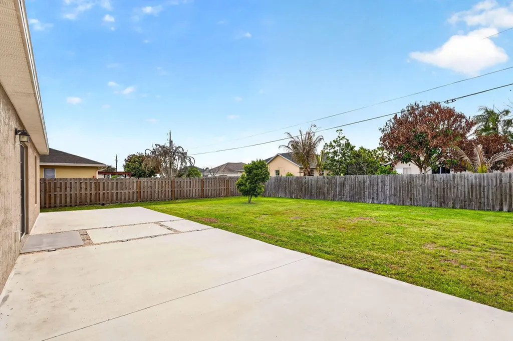 1932 SW Lennox Street Port St Lucie FL 34953
