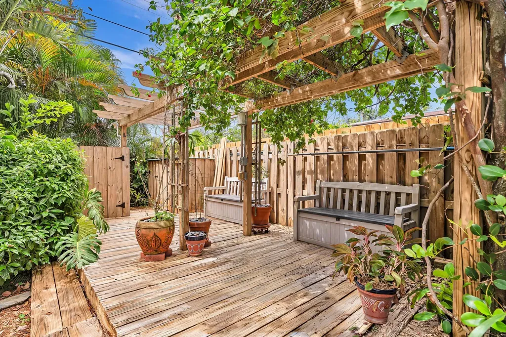 137 Auburn Drive Lake Worth Beach FL 33460