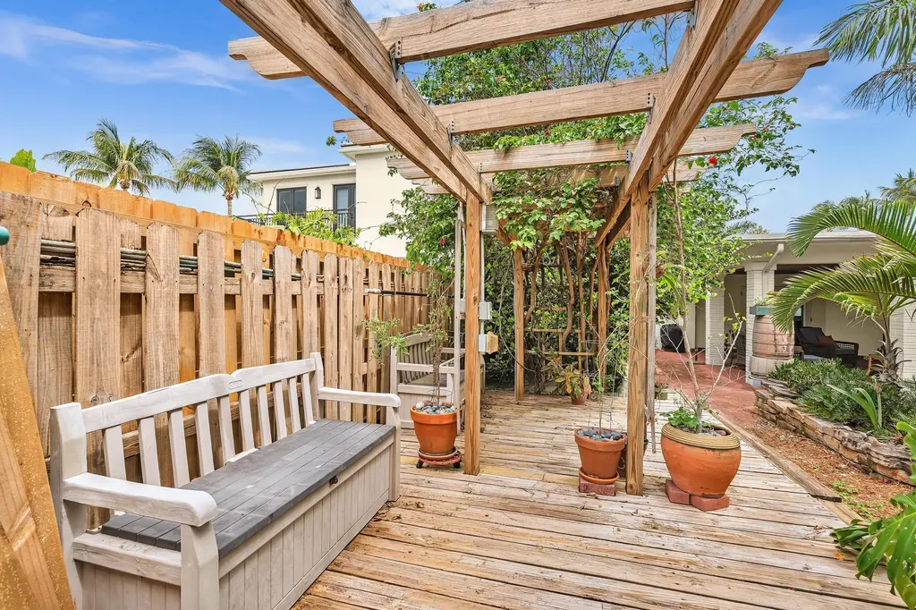 137 Auburn Drive Lake Worth Beach FL 33460