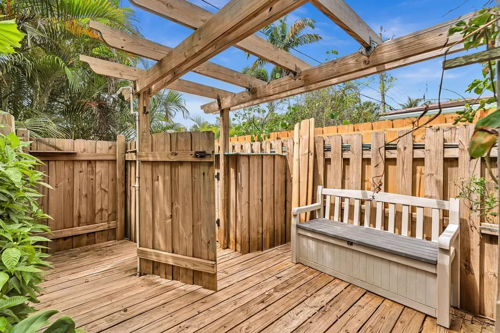 137 Auburn Drive Lake Worth Beach FL 33460