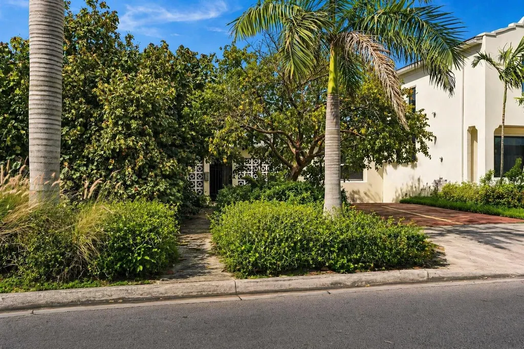 137 Auburn Drive Lake Worth Beach FL 33460