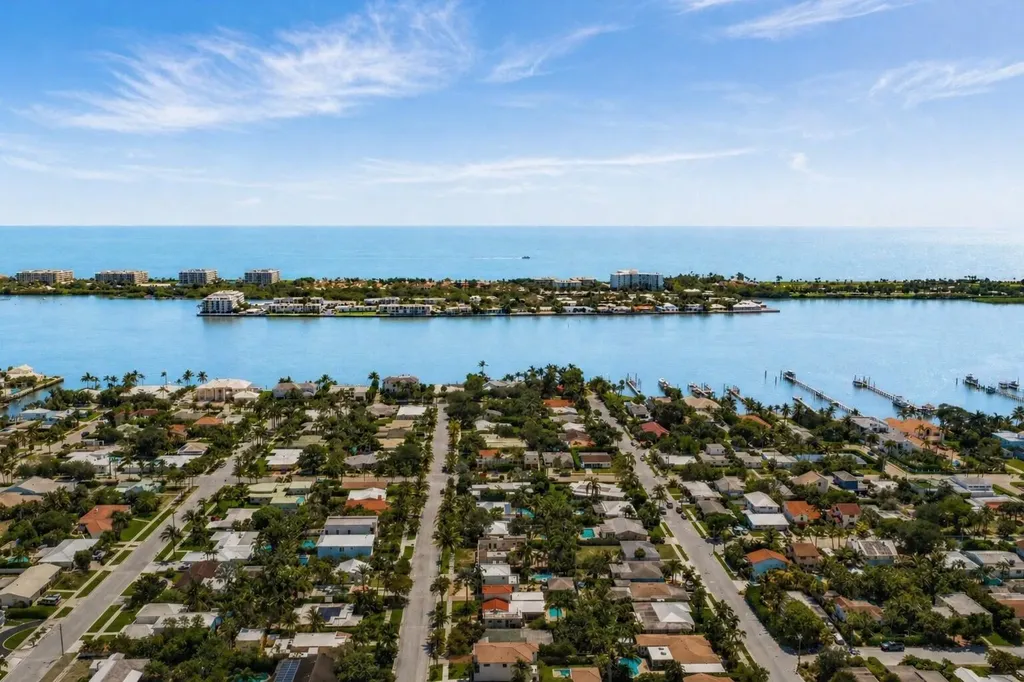 137 Auburn Drive Lake Worth Beach FL 33460