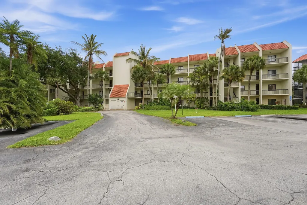 3050 Presidential Way West Palm Beach FL 33401