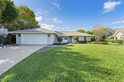 8015 SE Trenton Avenue Hobe Sound FL 33455