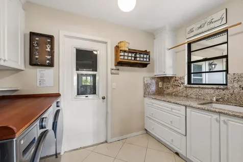 8015 SE Trenton Avenue Hobe Sound FL 33455