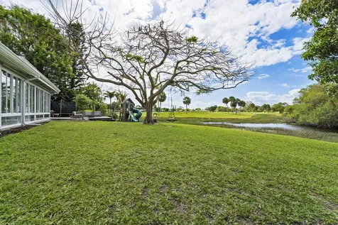 8015 SE Trenton Avenue Hobe Sound FL 33455