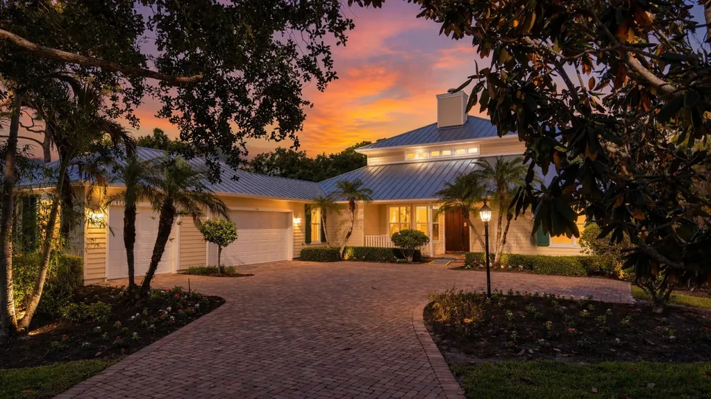 230 Oak Hammock Court SW Vero Beach FL 32962
