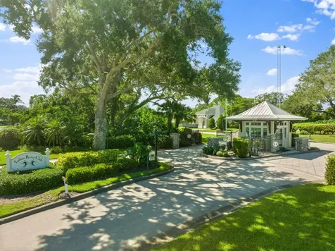 230 Oak Hammock Court SW Vero Beach FL 32962