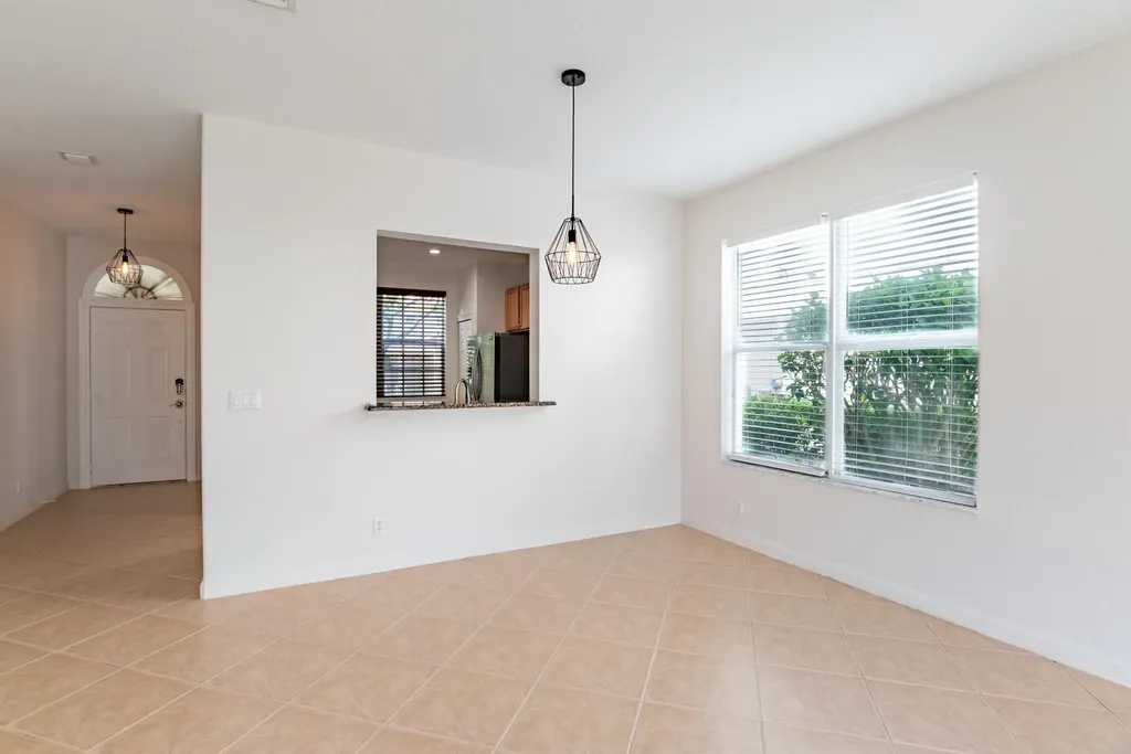 8065 Murano Circle Palm Beach Gardens FL 33418