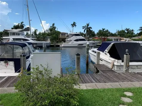 1525 SE 15th Street NE Fort Lauderdale FL 33316